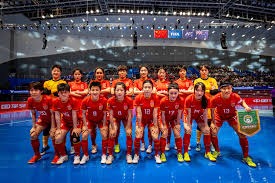 皇马2-3巴萨！维尼进球被换下，谁是丢冠罪魁